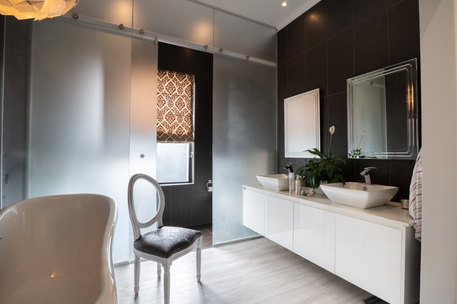 3 Bedroom Property for Sale in Lake Michelle Western Cape